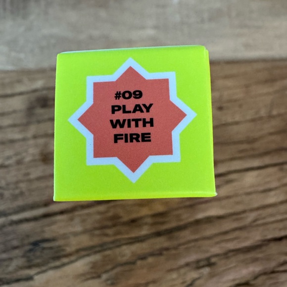 NEW IN BOX Youth Foria Dewy Gloss ~ play With Fire (09) ~ Hydrating Lip Gloss - Picture 7 of 11